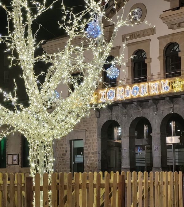La Navidad ilumina las calles de Amurrio